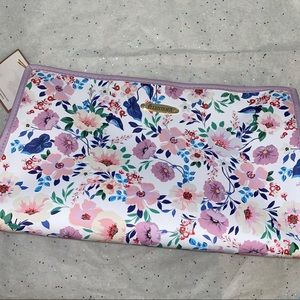 Ellen Tracy makeup bag